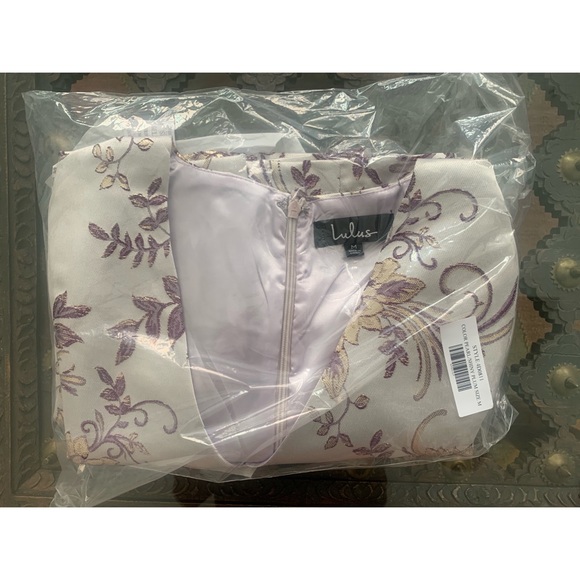 *NWT* Lulus Glow Metallic Purple Floral Jacquard Shift Dress - Picture 3 of 7